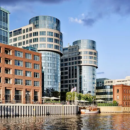 Abion Spreebogen Waterside 4* برلين