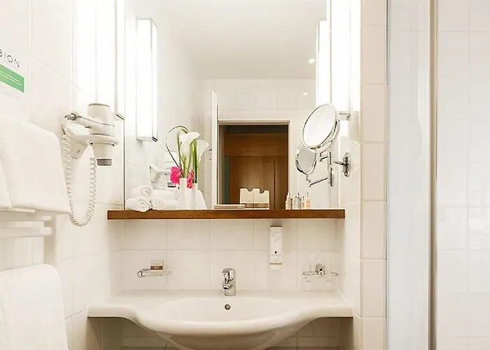 Abion Spreebogen Waterside فندق