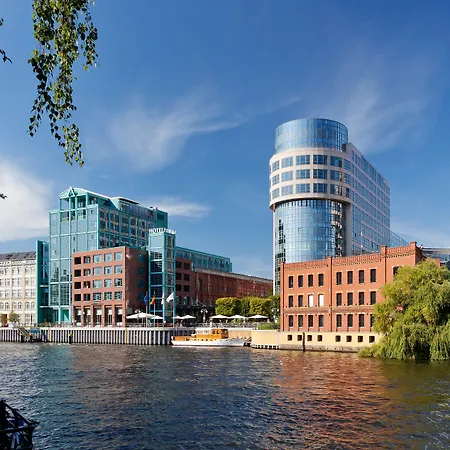 Abion Spreebogen Waterside